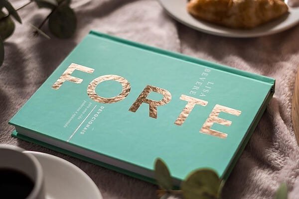 Forte: Devocionais para uma vida poderosa e apaixonada - Image 2