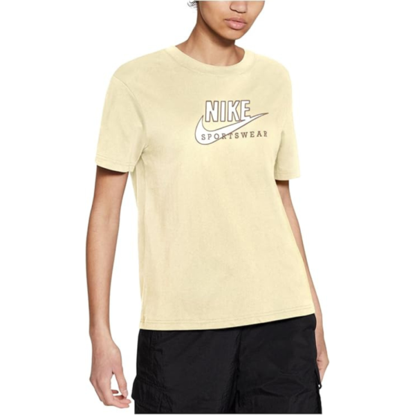 Camiseta Nike Sportswear Essentials Feminina - Image 6