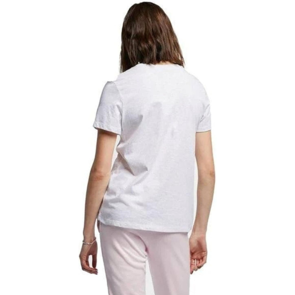Camiseta Nike Sportswear Essentials Feminina - Image 7