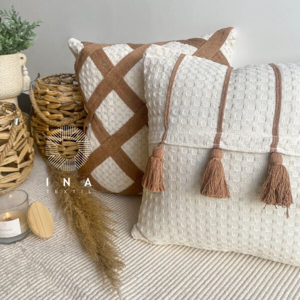 Capa Almofada Pompom Trabalhada Decoração - Image 3