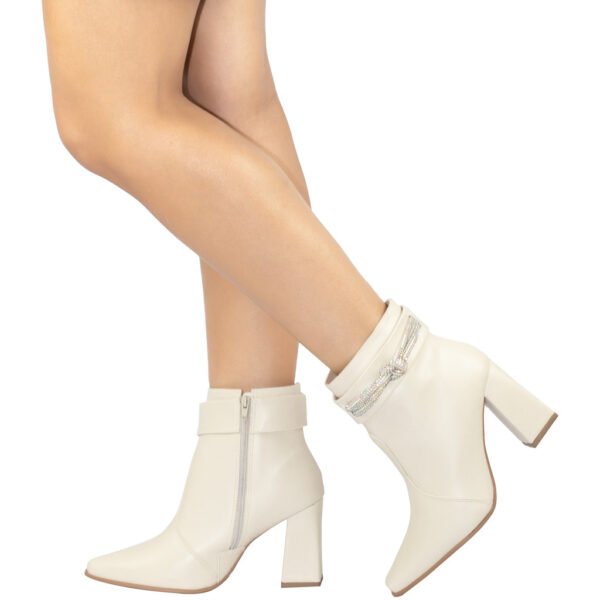 Bota Feminina Lumiss Strass Salto Alto Grosso Bico Fino Confortável Cano Curto Napa Preto - Image 7