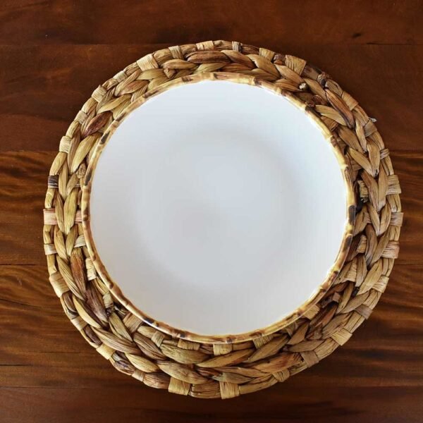 Prato Raso Branco com Borda de Bambu 27cm 1ª Linha Scalla