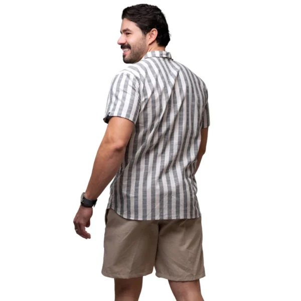 Camisa Listrada Manga Curta Unissex Verão Praia Preto e Branco - Image 3