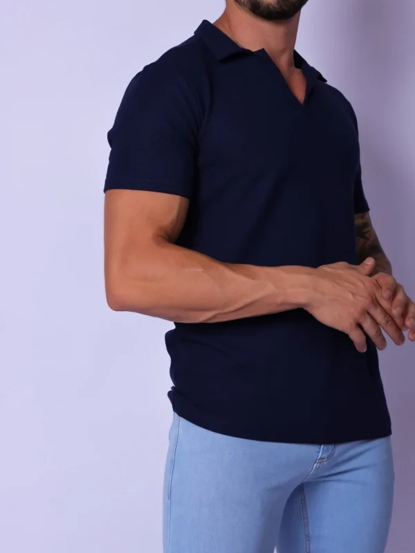 Polo Masculina Texturizada Slim Fit com Gola Sem Botão - Image 3