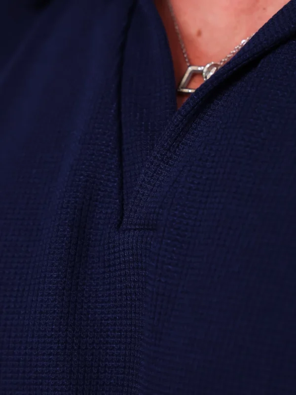 Polo Masculina Texturizada Slim Fit com Gola Sem Botão - Image 6