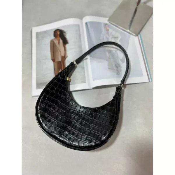 Bolsa Meia Lua Croco Brilhante Alça Mão e Ombro Estilosa - Image 4