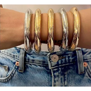 Bracelete Liso A Ouro Versátil Mais Vendido