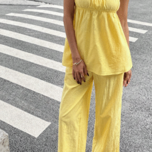 Conjunto de Top Cropped e Calça com Babado na Barra