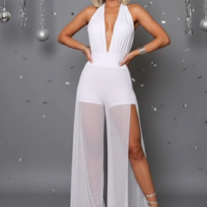 Macacão Feminino com Shorts e Tule Arrastão